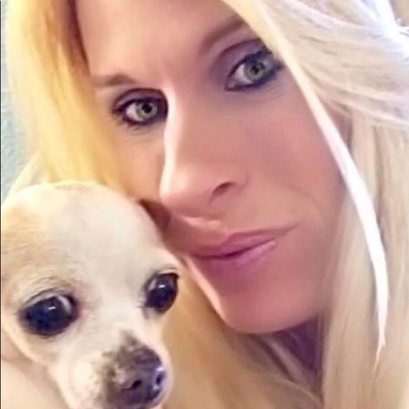 Meet your Posher, Kendra - Picture 1 of 1